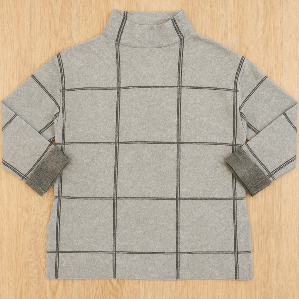 Tahari Gray Plaid Turtleneck Sweater